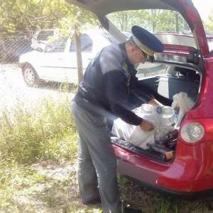 Aproximativ 100 litri de alcool depistat la controlul de frontieră