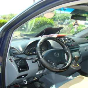 Substanţe anabolizante ascunse între documente,descoperite la P.T.F. Albiţa