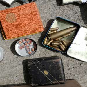 Pistoale și muniție, descoperite într-un autoturism la P.T.F. Petea