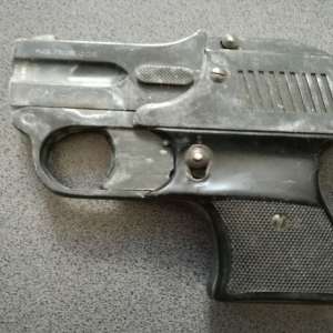 Pistoale și muniție, descoperite într-un autoturism la P.T.F. Petea