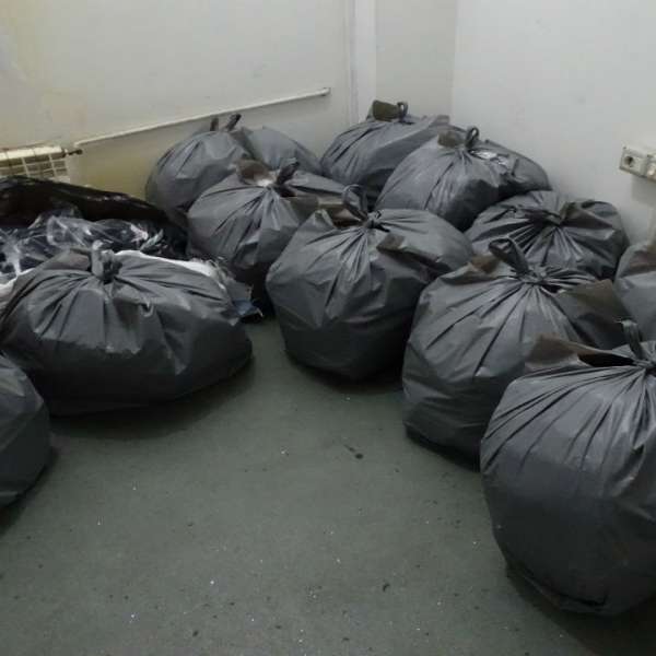 Articole de îmbrăcăminte și încălțăminte susceptibile a fi contrafăcute, confiscate la P.T.F. Giurgiu