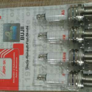 Piese auto susceptibile a fi contrafăcute, confiscate în Portul Constanţa Sud Agigea