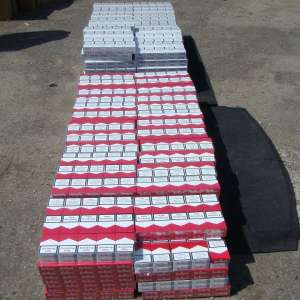 Ţigări fără marcaje fiscale, confiscate de poliţiştii de frontieră arădeni