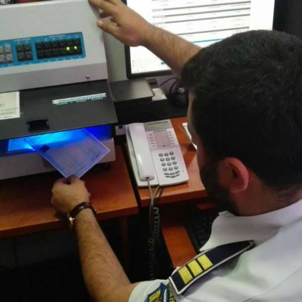  Autoturism cu ITP fals, depistat de poliţiştii de frontieră ieşeni