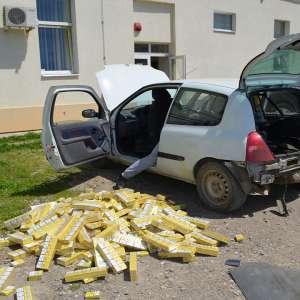 Autoturism cu țigări depistat în trafic de polițiștii de frontieră și jandarmii maramureșeni