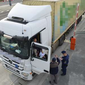 Restricții de circulație pentru autovehiculele de mare tonaj pe teritoriul Ungariei, în perioada vacanței de Rusalii