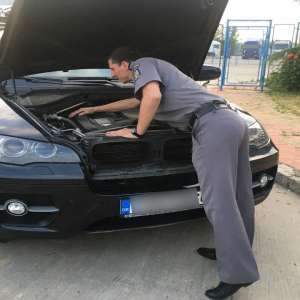 Autoturisme furate, descoperite la P.T.F. Galaţi-rutier