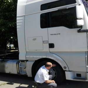 Autovehicul căutat de autorităţile italiene, depistat la P.T.F. Albiţa