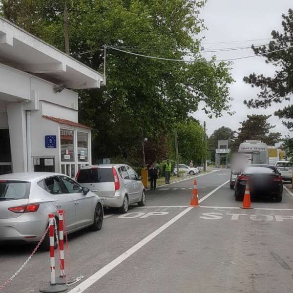 Un tânăr constănţean, fără permis și sub influenţa alcoolului, a forțat intrarea în Bulgaria