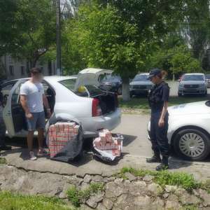 Aproximativ 1.300 pachete cu ţigări de contrabandă, descoperite de polițiștii de frontieră constănțeni