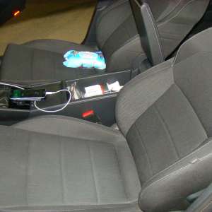 Substanţe anabolizante ascunse în cotiera unui autoturism, depistate în P.T.F. Albiţa