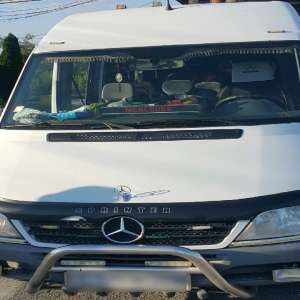 Cărți de identitate româneşti false, ascunse în pantoful unei tinere