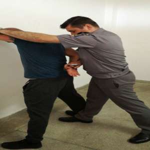 Urmărit naţional, depistat la P.T.F. Galaţi-rutier   