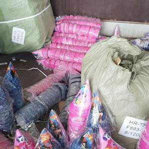 Sute de mii de articole de divertisment pentru copii, susceptibile a fi contrafăcute şi nedeclarate, confiscate în Portul Constanţa Sud Agigea