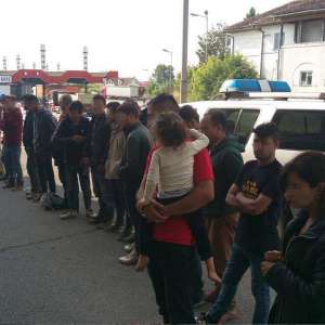 Douăzeci şi doi de cetățeni din Irak, Iran, Siria, India si Pakistan, opriți la frontiera cu Ungaria