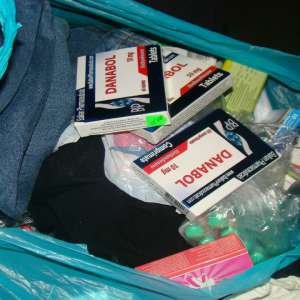 Substanţe anabolizante ascunse în bagaje, depistate în Vama Albiţa