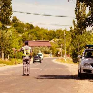 Polițiști de frontieră au respins categoric oferta unui cetățean de a le oferi mită