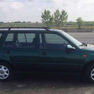 Cetăţean român care conducea un autoturism radiat din circulaţie, depistat de poliţiştii de frontieră arădeni