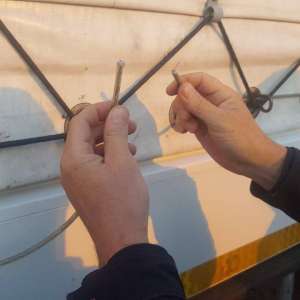 Nouăzeci şi unu de cetățeni din Irak şi Siria ascunși într-un TIR,  depistați la P.T.F. Nădlac II