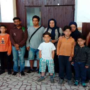 Nouă migranţi şi o călăuză, depistaţi de poliţiştii de frontieră de la Vărşand