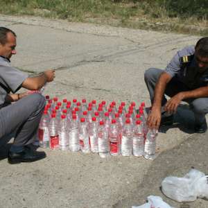 Alcool fără documente de provenienţă, confiscat de poliţiştii  de frontieră mehedinţeni