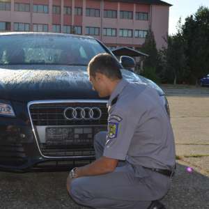 Autoturisme  căutate în Uniunea Europeană, indisponibilizate de poliţiştii de frontieră mehedinţeni