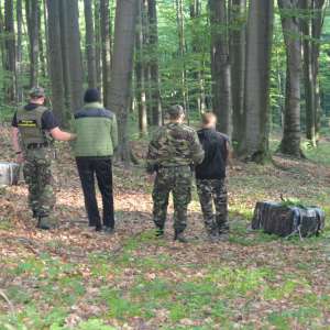 Contrabandişti reţinuţi cu focuri de armă