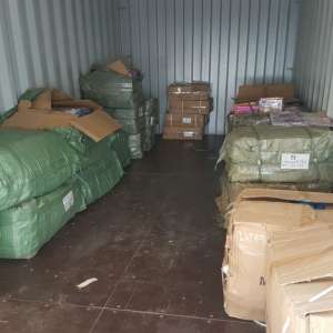 Mii de articole de divertisment pentru copii, susceptibile a fi contrafăcute şi zeci de mii de bunuri nedeclarate, confiscate în Portul Constanţa Sud Agigea