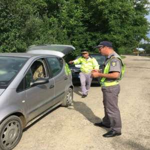 Tânăr fără permis de conducere depistat în trafic