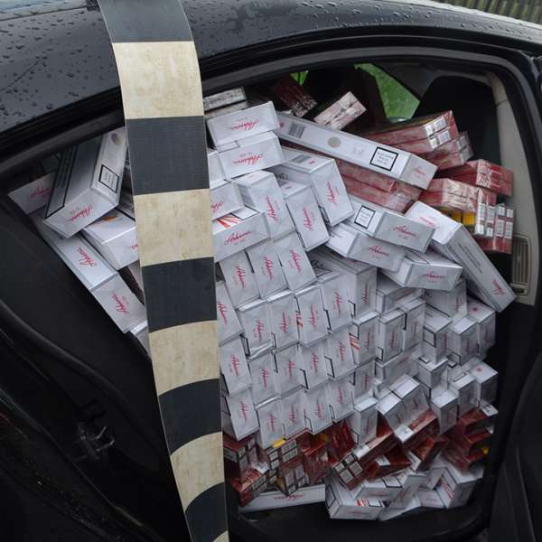 Țigări în valoare de 86.000 lei, confiscate la frontiera de nord