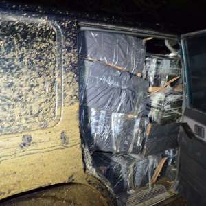 Cetăţeni români reţinuţi cu focuri de armă, la frontiera de nord