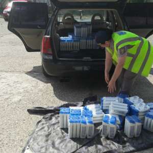 Produse cosmetice şi de curăţenie, fără documente de provenienţă, confiscate de poliţiştii de frontieră mehedinţeni