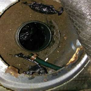 Ţigarete ascunse în rezervor, descoperite la Sculeni