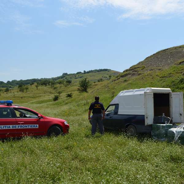 10.000 pachete cu țigări de contrabandă confiscate la frontieră
