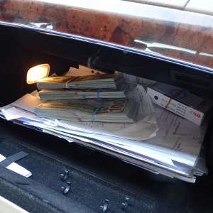 182.000 dolari nedeclarați și ascunși în torpedoul mașinii unui cetățean bulgar, confiscați de polițiștii de frontieră de la Giurgiu