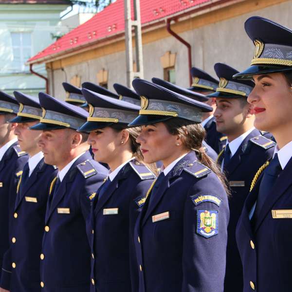 79 de absolvenți ai Școlii Avram Iancu debutează ca polițiști de frontieră