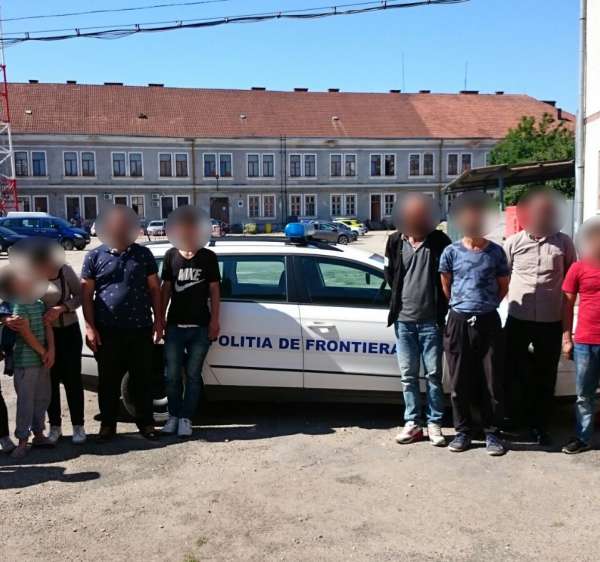 Nouă cetățeni irakieni și șase cetățeni sirieni, opriți la frontiera cu Ungaria