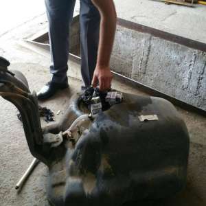 Ţigarete ascunse în rezervor, descoperite la Sculeni