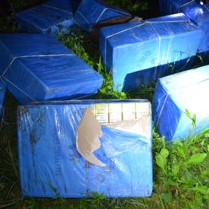 Doi ucraineni care au încercat să introducă ilegal în țară țigări de contrabandă, reținuți la frontiera de nord