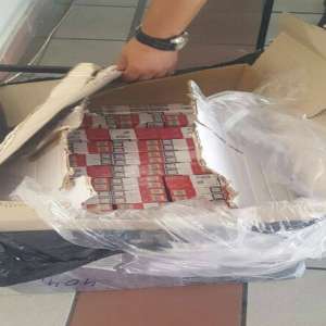 Colet cu țigări, descoperit într-un autocar la P.T.F. Albița