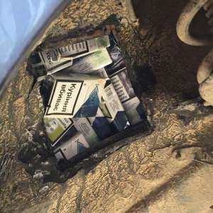 Ţigări descoperite într-un autoturism la P.T.F. Rădăuţi Prut