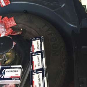 Mii de comprimate cu substanţe anabolizante, ascunse în semiaripile din spate ale unui autoturism, depistate în P.T.F. Rădăuţi Prut