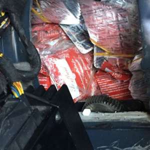 Mii de comprimate cu substanţe anabolizante, ascunse în semiaripile din spate ale unui autoturism, depistate în P.T.F. Rădăuţi Prut