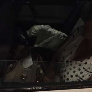 Minor ascuns sub o pătură, pe bancheta din spate a unui autoturism, pentru a fi scos ilegal din ţară