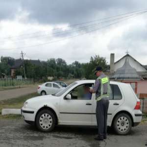 Cetăţean român la volanul unui autoturism deşi consumase băuturi alcoolice