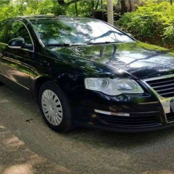 Doi tineri cercetaţi de polițiștii de frontieră pentru conducere fără permis  şi încredinţare cu bună ştiinţă a autoturismului