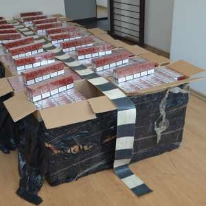 Peste 23.000 de pachete cu țigări confiscate şi un cetățean român, implicat în contrabandă, reținut la frontieră