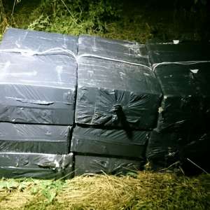 Peste 13.000 pachete țigări confiscate la frontiera de nord