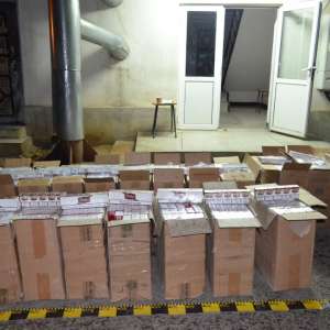 Atelaje hipo încărcate cu ţigări de contrabandă, depistate la frontieră