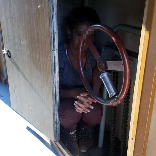 Doi tineri irakieni au sărit din tren, încercând să intre ilegal în România prin P.T.F. Giurgiu Feroviar